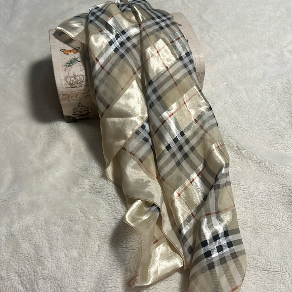 Vintage silk scarf 🧣 🩷